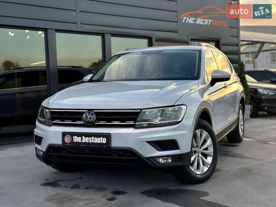 Volkswagen Tiguan
                          2017г. в рассрочку