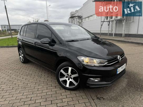 Volkswagen Touran 2016р. у розстрочку