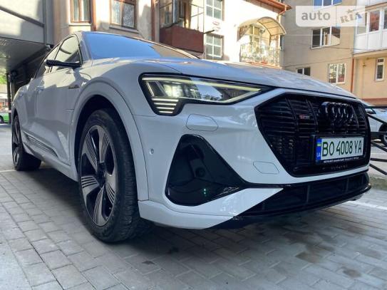 Audi E-tron 2020р. у розстрочку