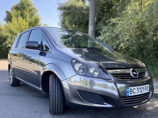 Opel Zafira                          2010г. в рассрочку
