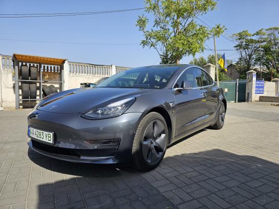 Tesla Model 3 2018р. у розстрочку