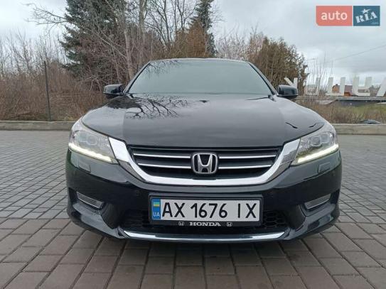 Honda Accord                          2013г. в рассрочку