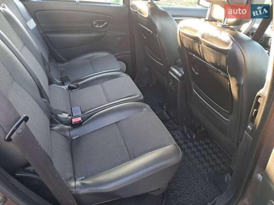 Renault Scenic
                          2012г. в рассрочку