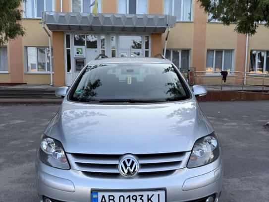 Volkswagen Golf plus
                       2008г. в рассрочку