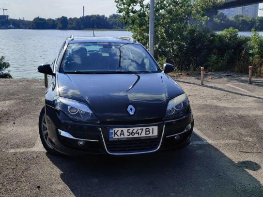 Renault Laguna
                          2010г. в рассрочку