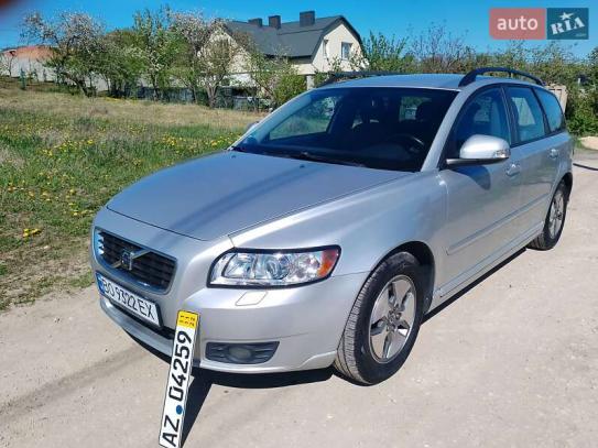 Volvo V50                             2010г. в рассрочку