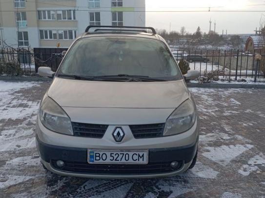 Renault Megane scenic                   2006г. в рассрочку