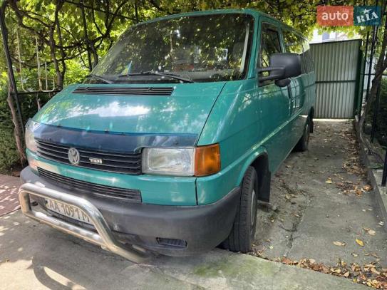 Volkswagen Transporter 2000g. in Raten