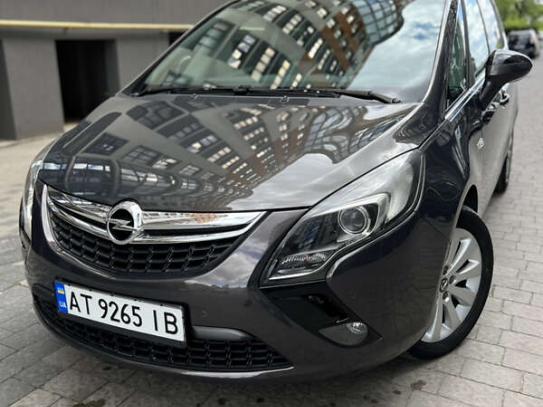 Opel Zafira 2014г. в рассрочку