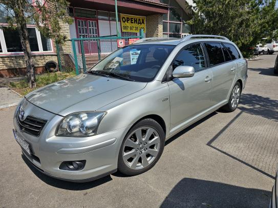 Toyota Avensis 2007р. у розстрочку