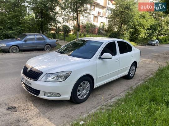 Skoda Octavia                         2010г. в рассрочку