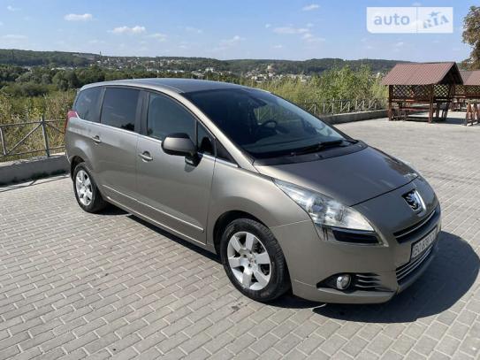 Peugeot 5008 2011р. у розстрочку