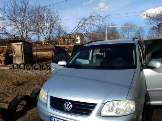Volkswagen Touran 2003г. в рассрочку