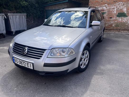 Volkswagen Passat 2001р. у розстрочку