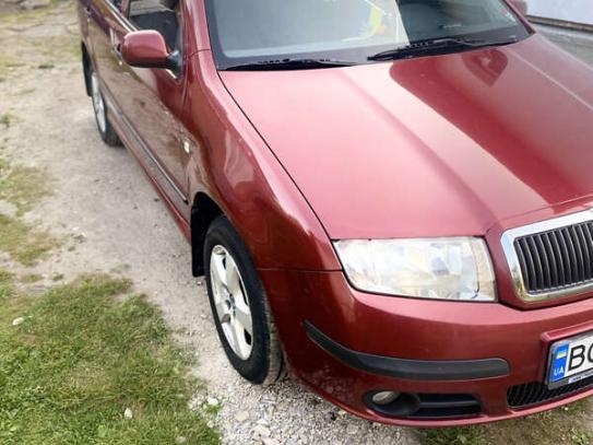 Skoda Fabia                           2006г. в рассрочку