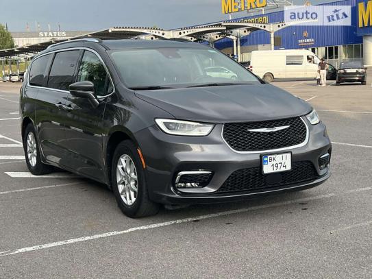 Chrysler Pacifica 2021г. в рассрочку