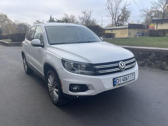 Volkswagen Tiguan
                          2011г. в рассрочку