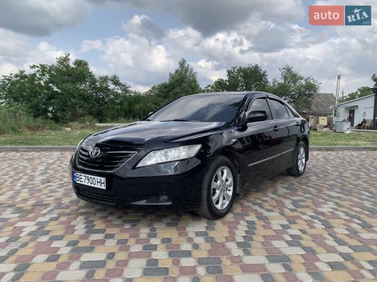 Toyota Camry                           2007г. в рассрочку