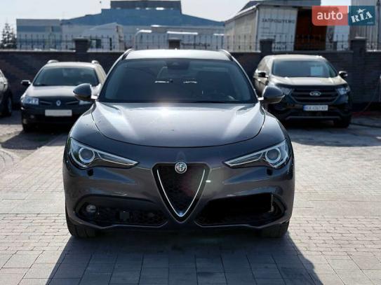 Alfa Romeo stelvio 2017г. в рассрочку
