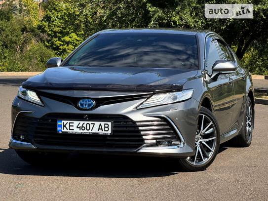 Toyota Camry 2022р. у розстрочку