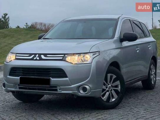Mitsubishi Outlander 2013р. у розстрочку