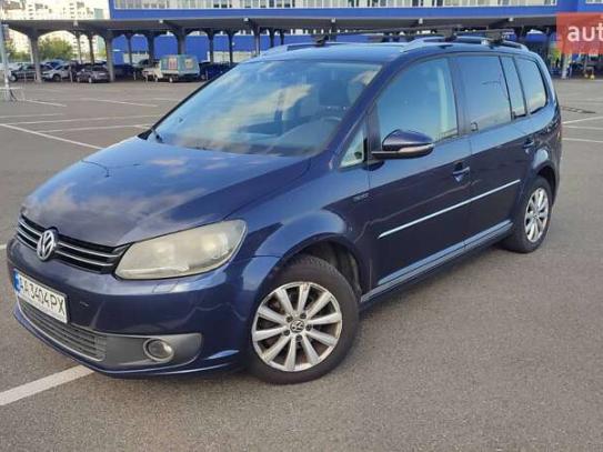 Volkswagen Touran                          2011г. в рассрочку