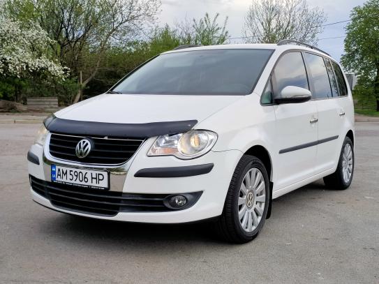 Volkswagen Touran
                          2010г. в рассрочку