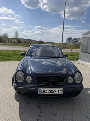 Mercedes-benz 220