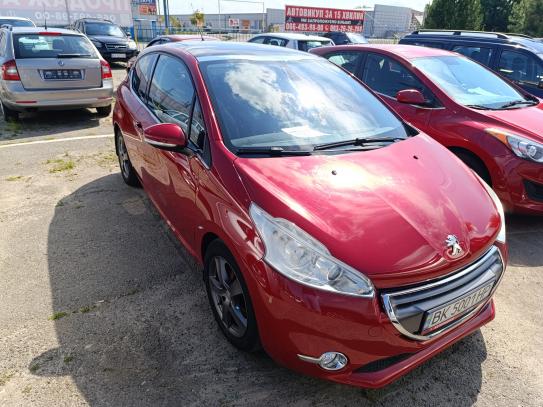 Peugeot 208 2013г. в рассрочку