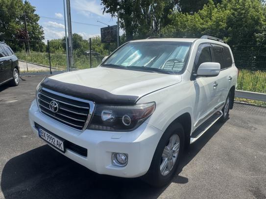 Toyota Land cruiser 200                2015г. в рассрочку