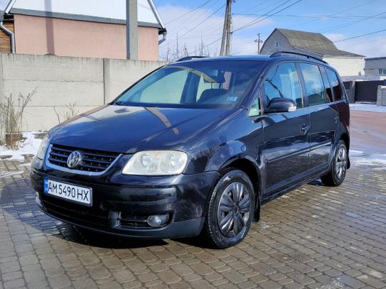 Volkswagen Touran
                          2006г. в рассрочку