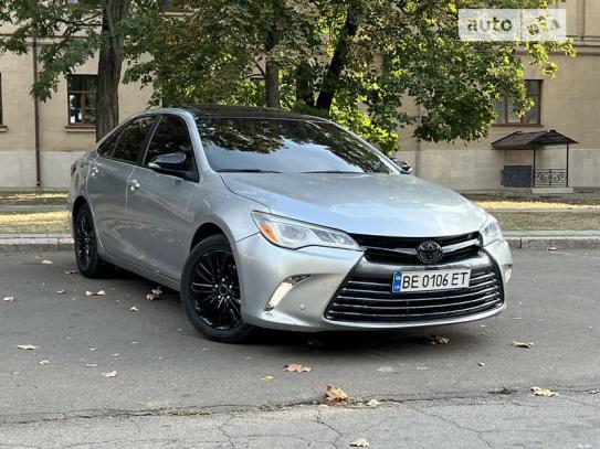 Toyota Camry 2016р. у розстрочку