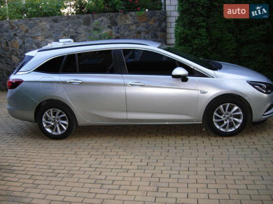 Opel Astra                           2018г. в рассрочку