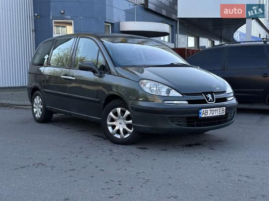Peugeot 807                             2006г. в рассрочку