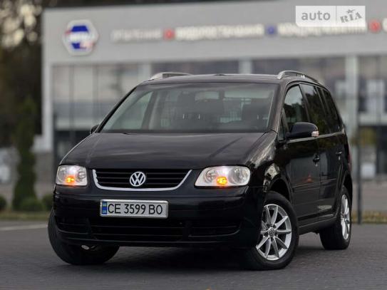 Volkswagen Touran 2005г. в рассрочку