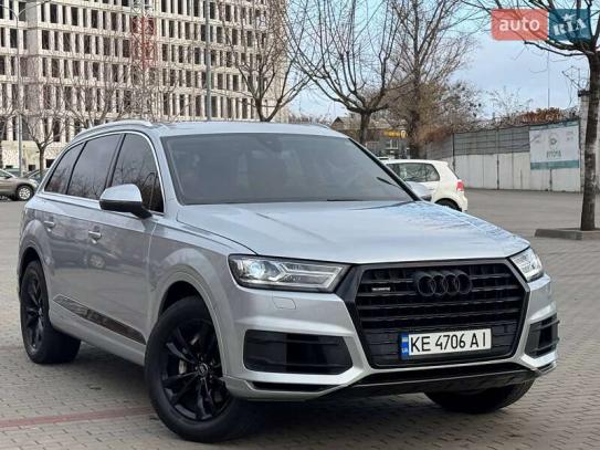 Audi Q7 2015г. в рассрочку