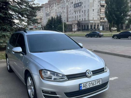 Volkswagen Golf
                            2015г. в рассрочку
