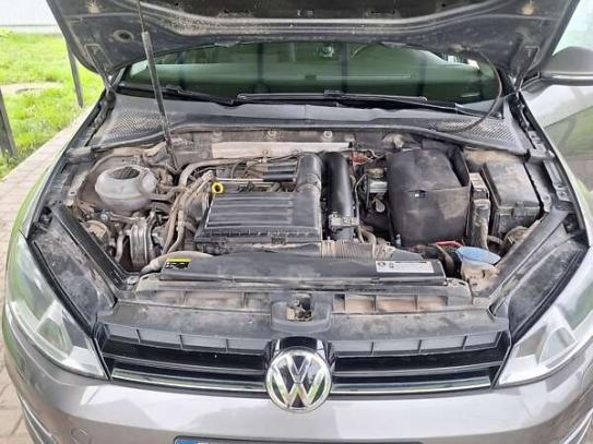 Volkswagen Golf                            2013г. в рассрочку