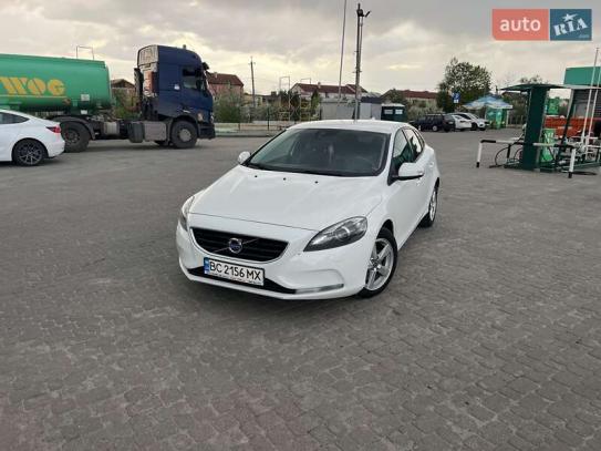 Volvo V40                             2014г. в рассрочку