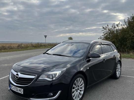 Opel Insignia sports tourer 2015г. в рассрочку