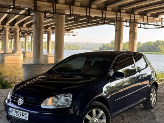 Volkswagen Golf
                            2004г. в рассрочку