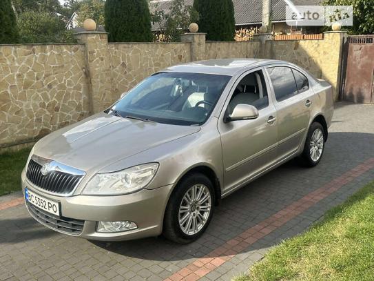 Skoda Octavia                         2010г. в рассрочку