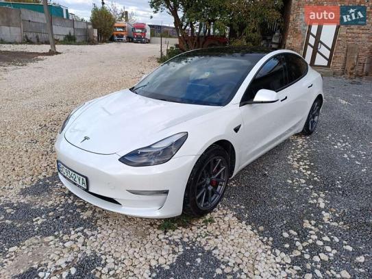 Tesla Model 3                         2021г. в рассрочку