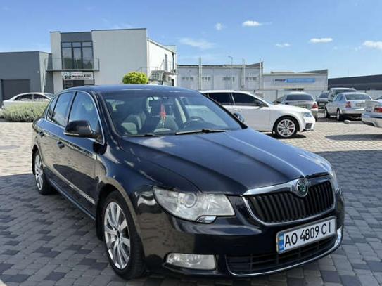 Skoda Superb                          2011г. в рассрочку