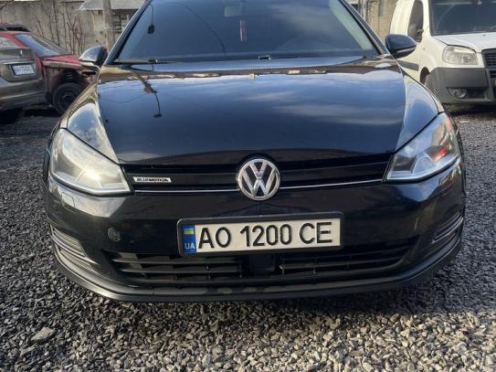 Volkswagen Golf                            2015г. в рассрочку