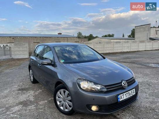 Volkswagen Golf                            2012г. в рассрочку