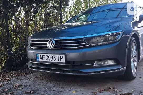 Volkswagen Passat
                          2015г. в рассрочку