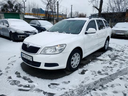 Skoda Octavia                         2010г. в рассрочку