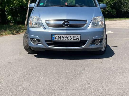Opel Meriva                          2006г. в рассрочку