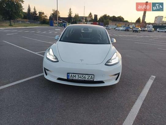 Tesla Model 3
                         2018г. в рассрочку